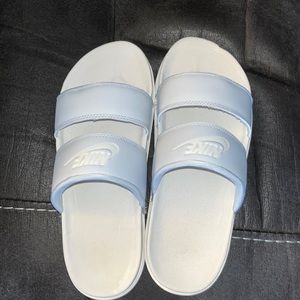 Nike flip flops. Women’s 8. Never worn